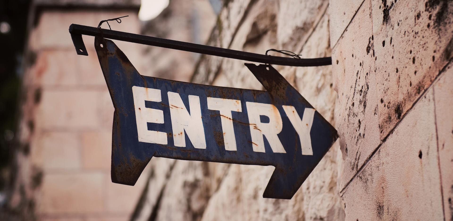 bleu entry signage